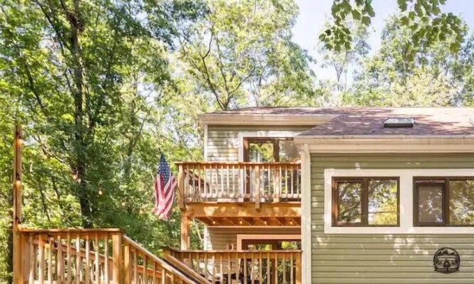 Mount Pocahontas Casa | Pocono Green Pearl / Luxury Vacation - Hot Tub, Game Room, Fire Pit, Shared Pool