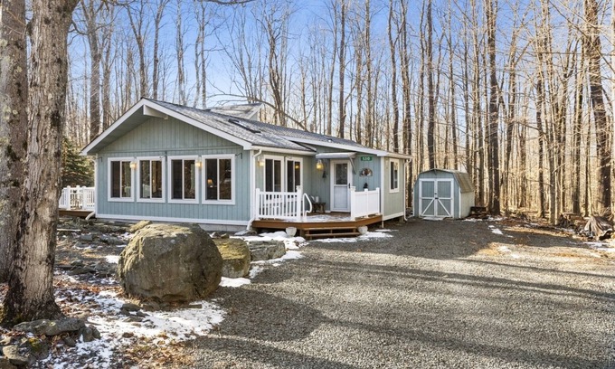 Thornhurst Casa | Pocono Paradise Getaway with Hot Tub