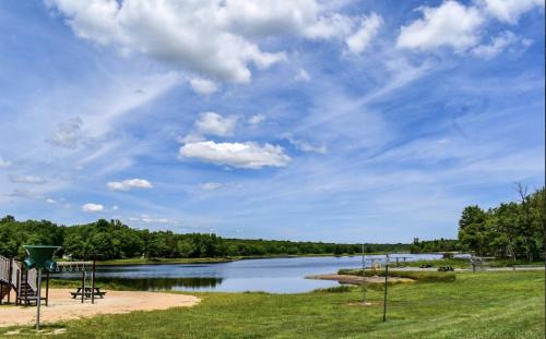 Albrightsville Casa | Poconos Chalet Hot Tub, Game Room, Sleeps 10