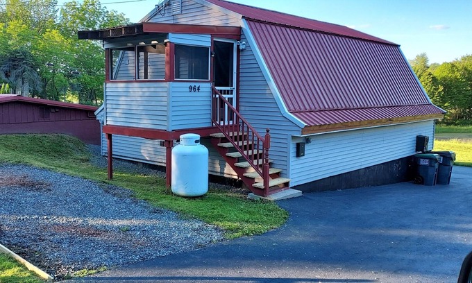 Hamlin Casa | Poconos private studio for 2Located in Lake Ariel, PA