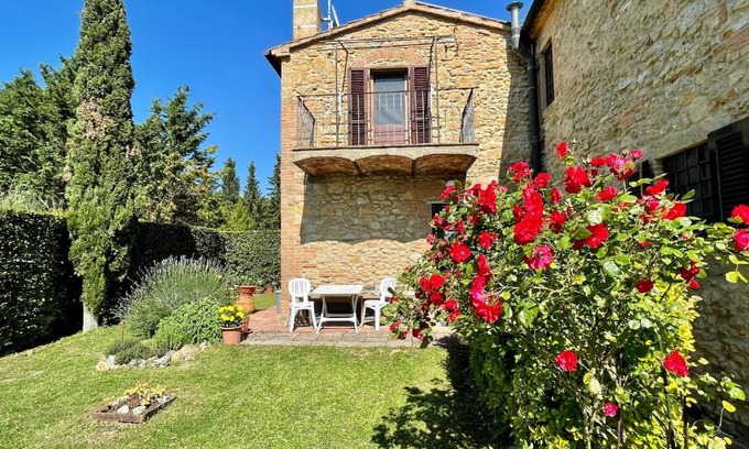 Guardistallo Apartamento | Podere Morena with sea view, private garden, by ToscanaTour Luca