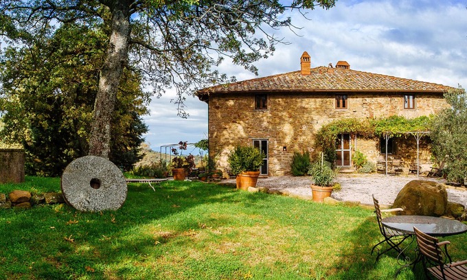 Montevarchi Otro | Podere Villole All Apartments Package Welcome to the heart of Tuscany.