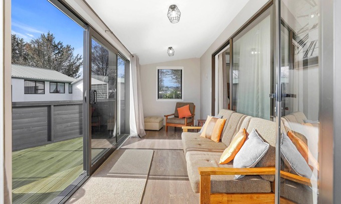 Owhata Casa | Poet's Corner - 3 Bedrooms | 1 Bathroom in Poet's Corner