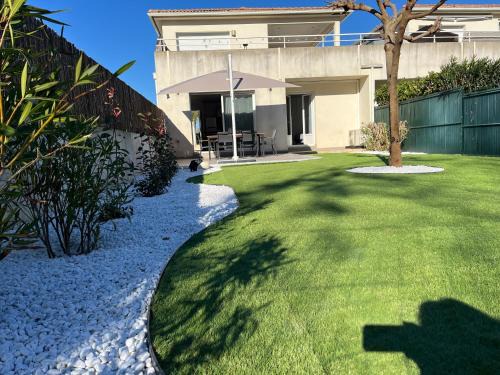 Poggio-Mezzana Apartamento | Poggio Mezzana T2 climatisé avec jardin proche mer