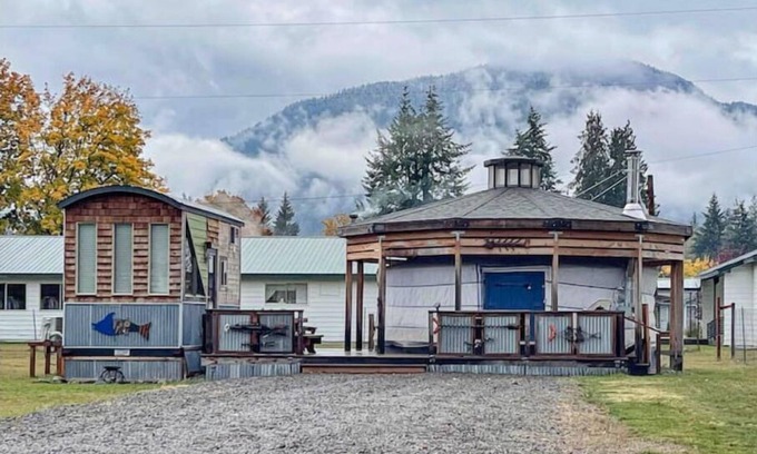 Clark Fork Casa | Poindexter’s Palace