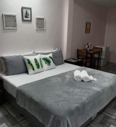 Bacolod Cama Y Desayuno | Point Gate Inn