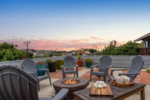 Point Loma Heights Casa | Point Loma Home w Putting Green Firepit Game Room Beach Access Zola Street by AvantStay