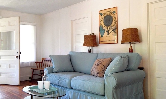 Old Lyme Cabaña | POINT O' WOODS Beautiful & Breezy -5 min walk to beach!