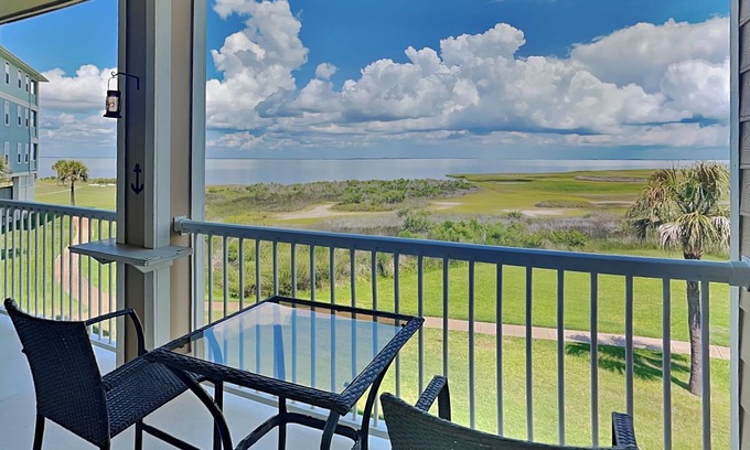 Galveston Condominio | Pointe West 102 - Sealavie | Bayfront Condo + Pool Access