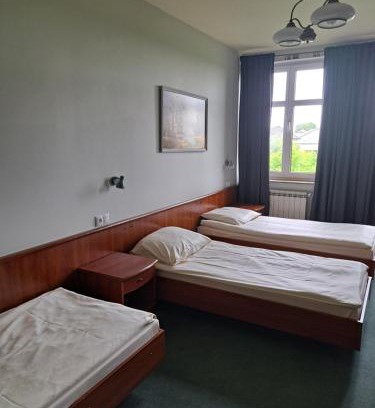 Tomaszow Mazowiecki Apartamento | Pokoj trzyosobowy osobne łóżka Quick Check In