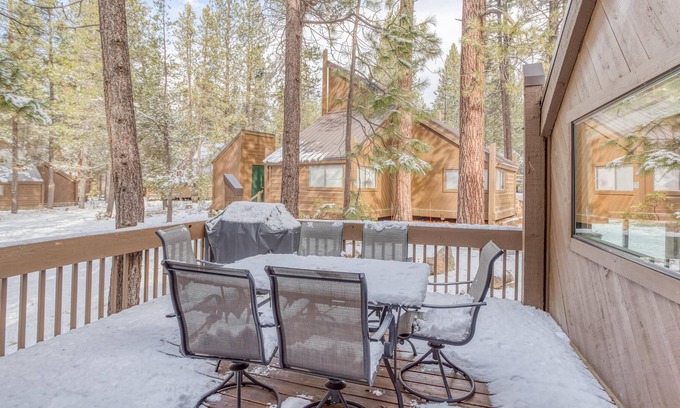 Overlook Park Casa | Pole House 15