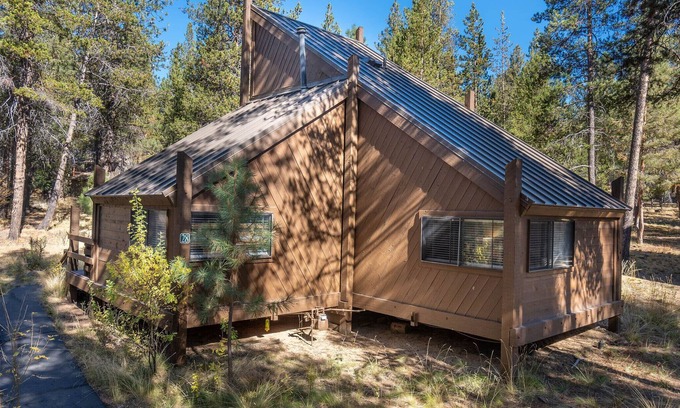 Overlook Park Casa | Pole House 28