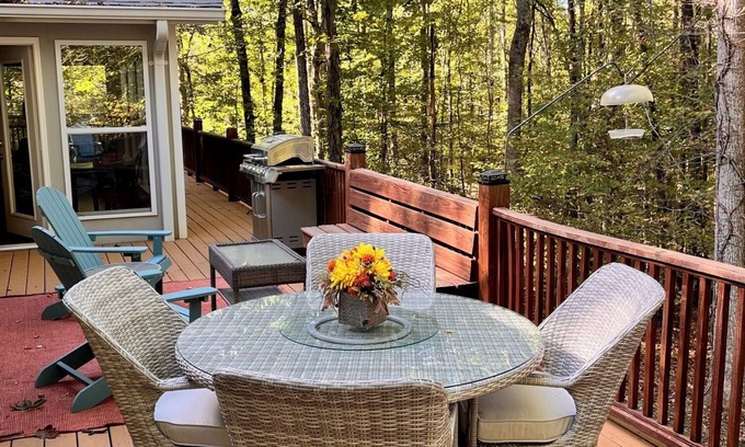 Sumner County Casa | Pollys Place for bird lovers - Private, Close to Gallatin-Sleeps 10-Pet Friendly