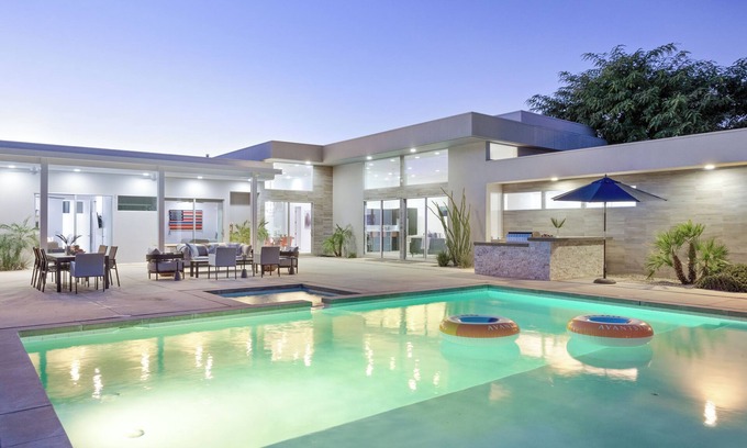 Indio Villa | Polo Villa 6 by AvantStay | Expansive Putting Green, Pool, Spa & Outdoor Firepit