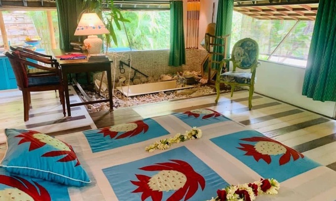 Moorea-Maiao Casa | Polynesian Bungalow"seashell" Private Bath AC with shared swimming pool