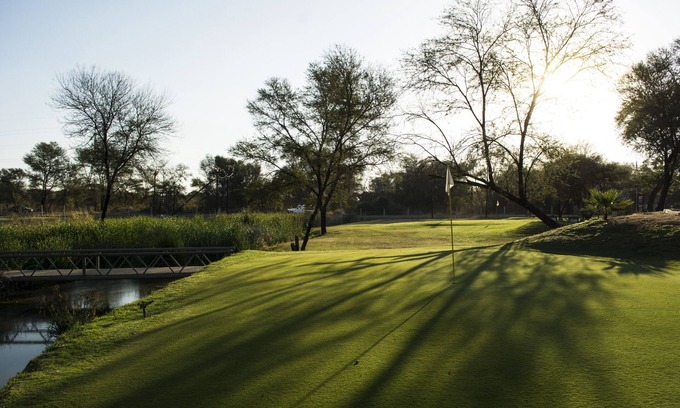 Francistown Cama Y Desayuno | Pomegranite Golf Resort & Spa