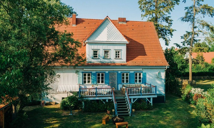 Luckow Casa | Pommernhaus Forsthaus Rieth on the lake, sauna, fireplace, rowing boat - large fenced-in area