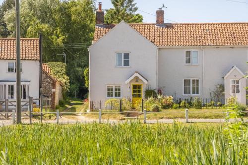 Edgefield Casa | Pond Cottage E