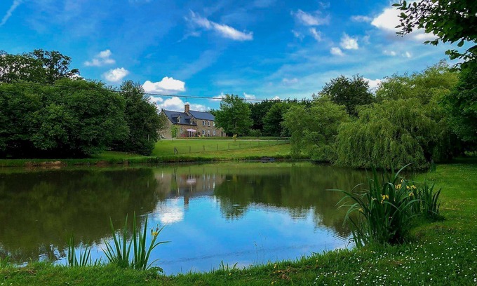 Le Parc Casa | Pond-side property, games room, Tiny House, sea & Mont-St-Michel