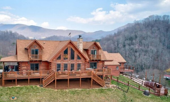 Vilas Cabina | Ponderosa 1887 - 300 degree views, 3 ensuites, hot tub, pool table