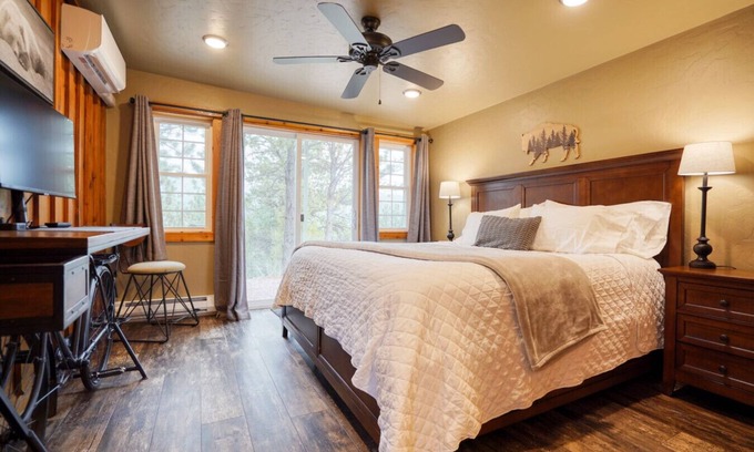 Hot Springs Cabina | Ponderosa Cabin at Highland Meadows