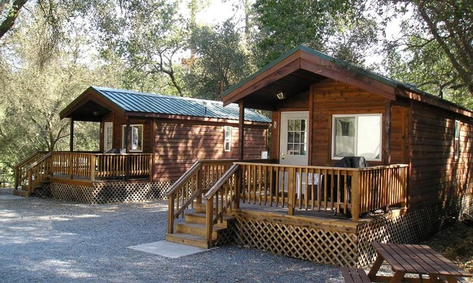Lotus Complejo | Ponderosa Camping Resort One-Bedroom Cabin 2