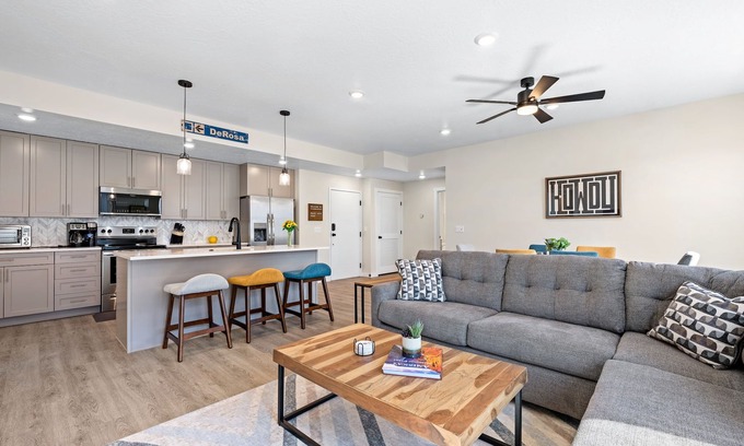 St. George Condominio | PonDerosa Place: Desert Color Lagoon + Beaches