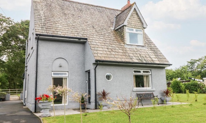 Ammanford Casa | Pondfield Gate