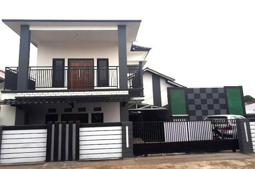 Bengkulu Casa | Pondokan Guest House Rinjani Syariah