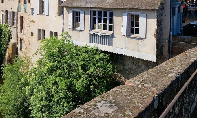 Espalion Casa | Pont Vieux, vue Imprenable sur Lot, au Coeur du Centre-ville