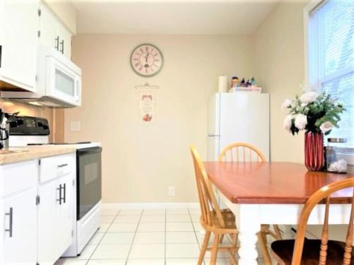 Fort Wayne Casa | Pontiac - Secluded Backyard, Pet Friendly