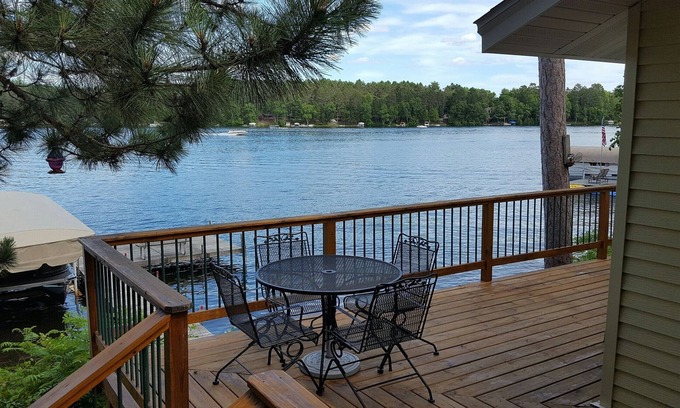 Crosslake Cabina | PONTOON INCLUIDO - CABINA DE FAMILIA RELAJANTE EN EL BORDE DE LAS AGUAS DEL LAGO O'BRIEN