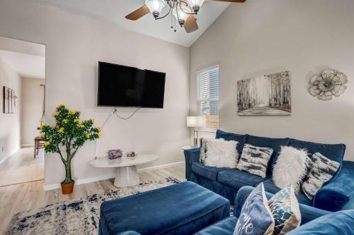 Colorado Springs Casa | Pony Meadows Family Escape with BBQ & Workspace