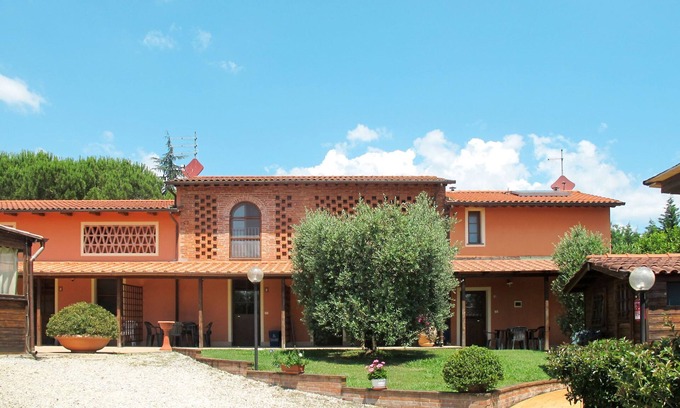 Orentano Apartamento | Ponziani by Interhome