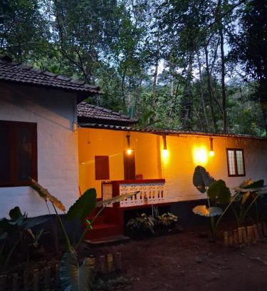 Irinjalakuda Casa | Pookie stay athirapilly