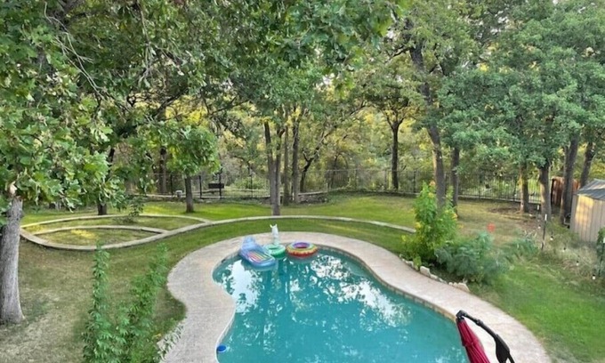 Manchaca Casa | Pool, 1 Acre, Cave, 5 Bedroom Oasis in S. Austin - Sleeps 15