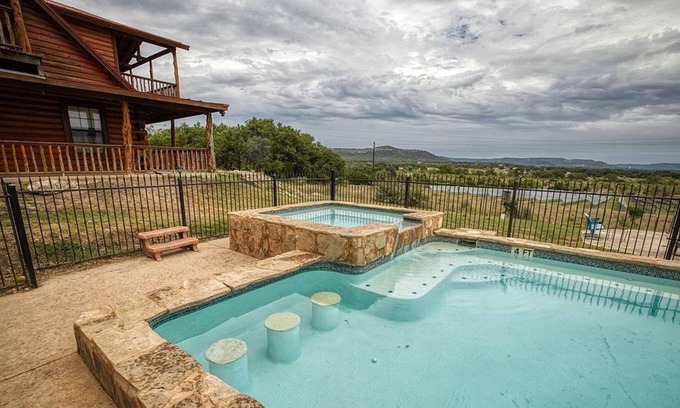 Rio Frio Casa | POOL!!, 3 Bedrooms w/Loft and 2 Bath. Sleeps 14. Balconies and Great Location!