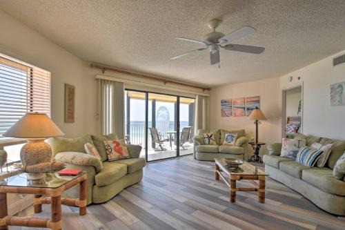 Indian Shores Apartamento | Pool Access and Beach Views Indian Shores Condo