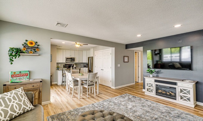 Osage Beach Condominio | Pool Access & Lake Views: Osage Beach Family Gem