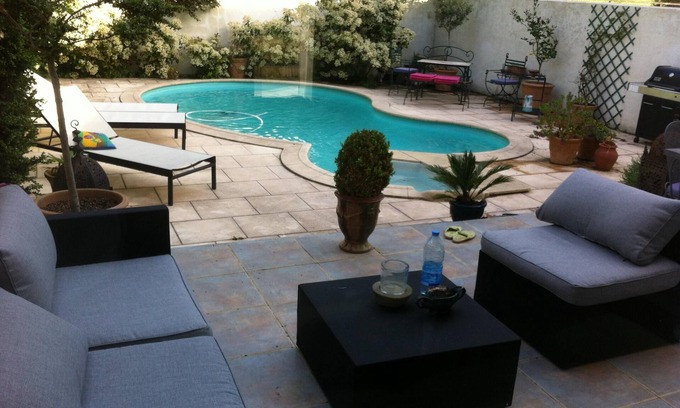 Mazargues Villa | villa con piscina y jardín