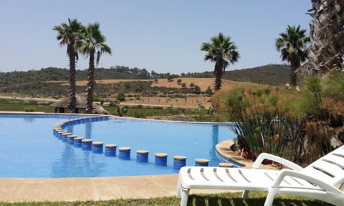 M'diq Apartamento | Apartamento con piscina y vistas a la montaña