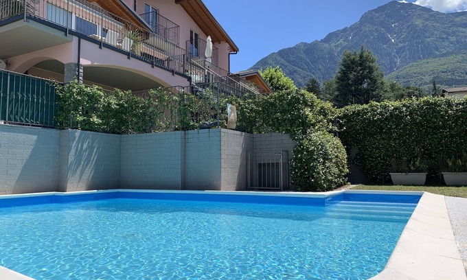 Colico Piano Apartamento | Pool apartment in quiet and central area