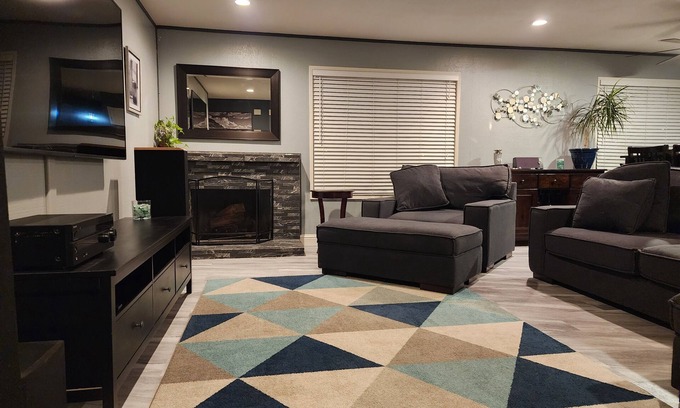 Vacaville Casa | Pool - Centrally located to Napa Valley, Bay Area, Sacramento Region