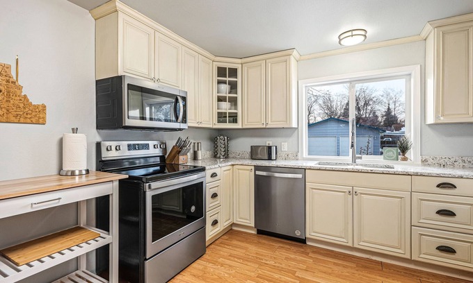 Coeur d'Alene Casa | Pool, close to Downtown CDA & Attractions. Perfect home for a Family Vacation