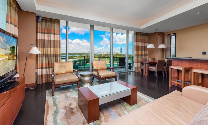 Bal Harbour Condominio | Pool & Direct Beach Access Bayview Beachfront Condo at The Ritz-Carlton