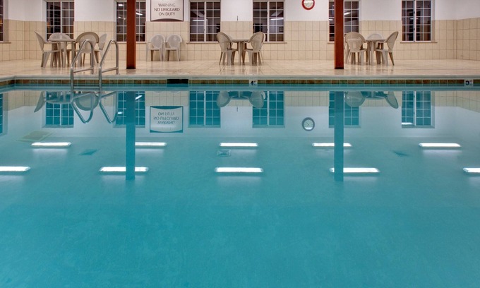 Rockford Condominio | Pool. Free Breakfast. Close to Midway Village Museum!