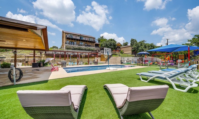 Helotes Casa | Heated Pool, Game-room Clubhouse, Hot tub, Playground, Views, Additional Cottage
