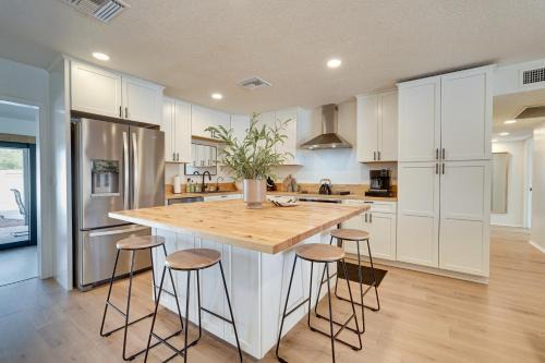 Lake Havasu City Casa | Pool, Grill and Fire Pit Pet-Friendly Arizona Home