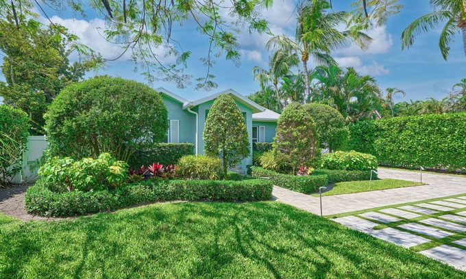 Lake Ida Shores Casa | Pool & Guest House in the Heart of Delray Beach