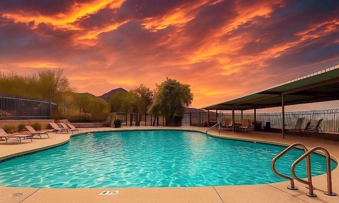 Tramonto Casa | Luxury home Pool + Hot Tub King Suite near Mayo Clinic, Sonoran Preserve,Hiking